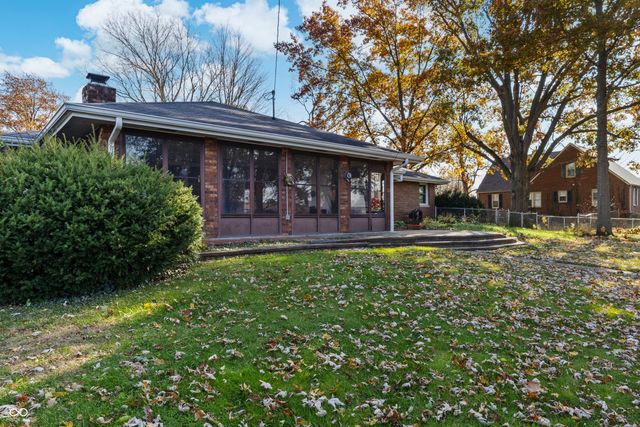 1504 McClure Road, Columbus, IN 47201