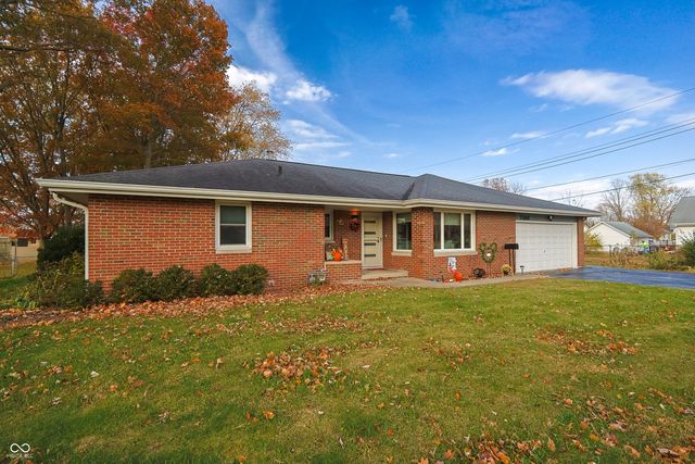 1504 McClure Road, Columbus, IN 47201