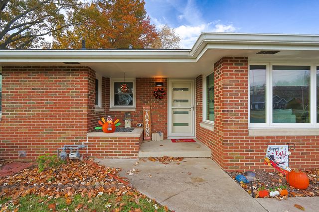 1504 McClure Road, Columbus, IN 47201