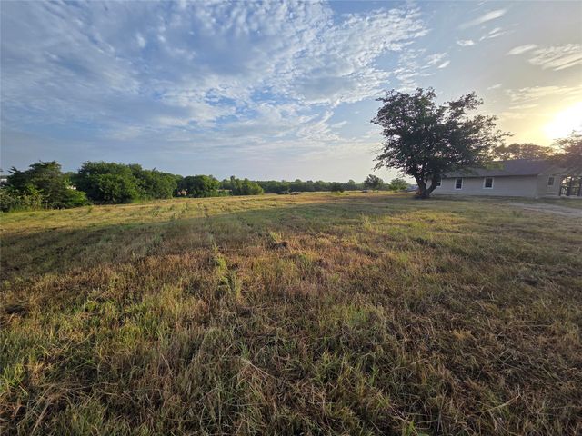 824 Nob Hill Road, Quinlan, TX 75474