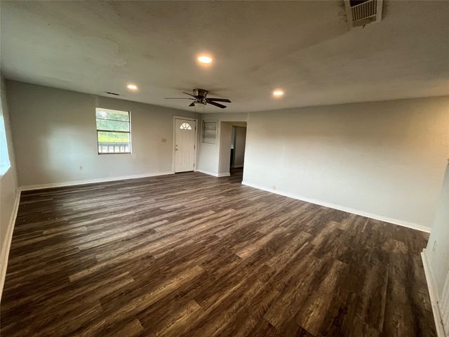 824 Nob Hill Road, Quinlan, TX 75474