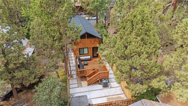 547 Holmes, Sugarloaf, CA 92386