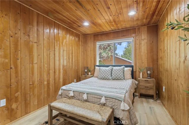 547 Holmes, Sugarloaf, CA 92386