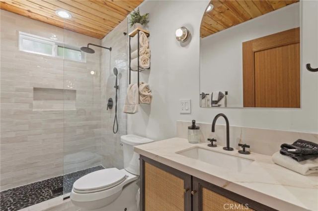 547 Holmes, Sugarloaf, CA 92386