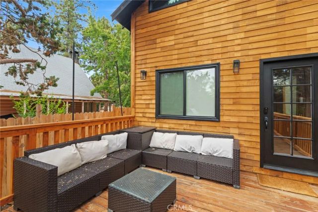 547 Holmes, Sugarloaf, CA 92386
