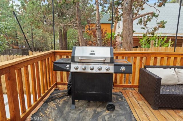 547 Holmes, Sugarloaf, CA 92386