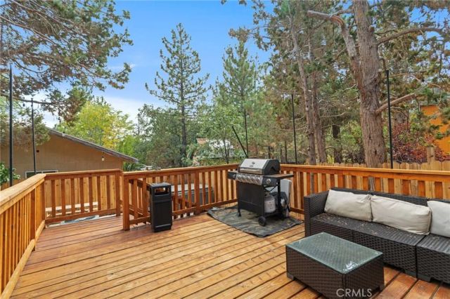 547 Holmes, Sugarloaf, CA 92386