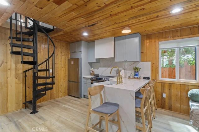 547 Holmes, Sugarloaf, CA 92386