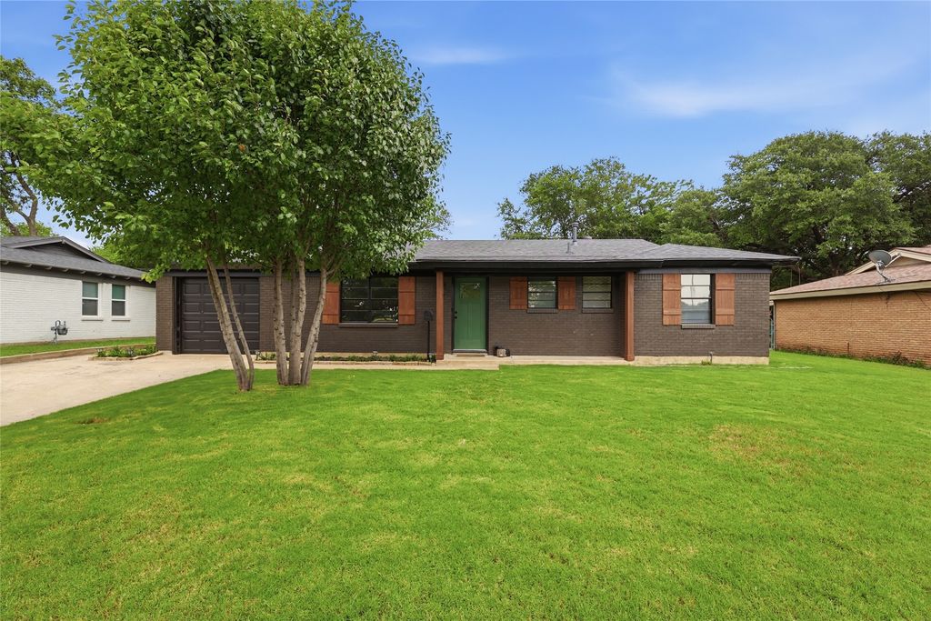 3732 Layton Avenue, Haltom City, TX 76117