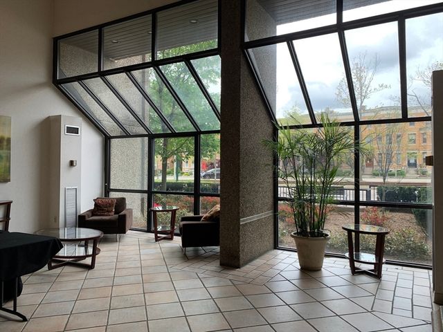 1731 Beacon 1213, Brookline, MA 02445