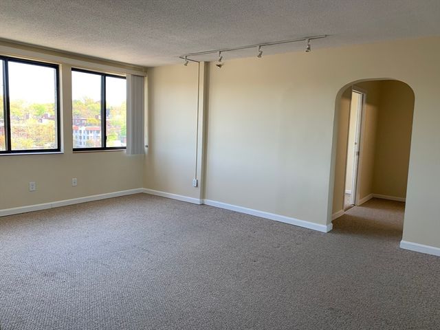 1731 Beacon 1213, Brookline, MA 02445