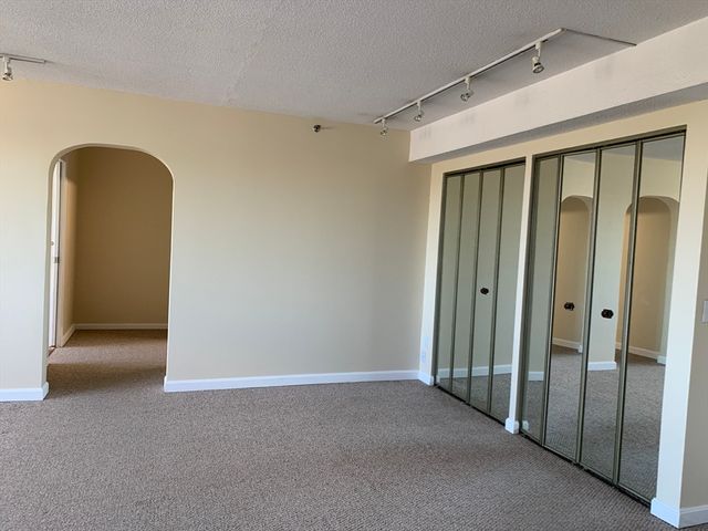 1731 Beacon 1213, Brookline, MA 02445