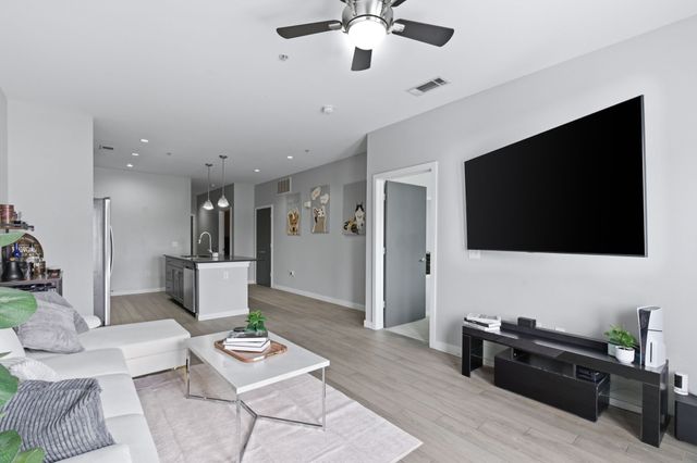 5609 Smu Boulevard 205, Dallas, TX 75206