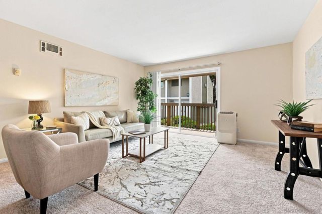 6333 College Grove Way 10202, San Diego, CA 92115