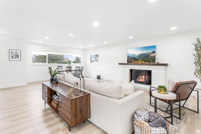 1856 E BROOKHILL DR, Cottonwood Heights, UT 84121