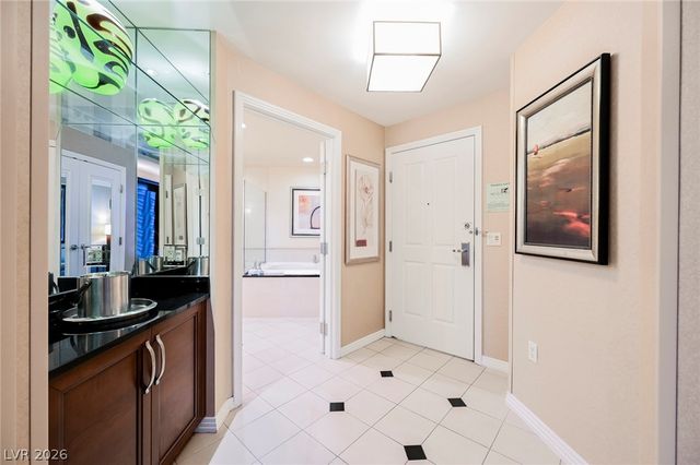 125 East HARMON Avenue 3309, Las Vegas, NV 89109