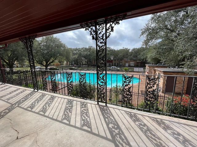 5216 Arboles Drive 9, Houston, TX 77035