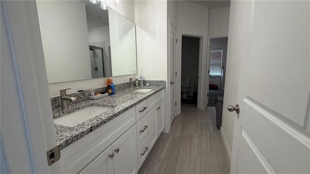 408 CIERRA OAKS CIRCLE, Lady Lake, FL 32159