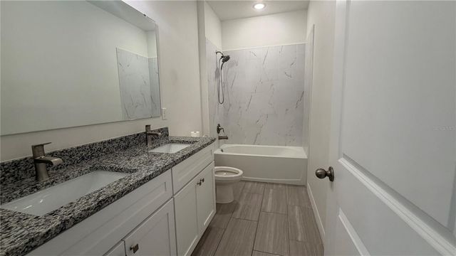 408 CIERRA OAKS CIRCLE, Lady Lake, FL 32159