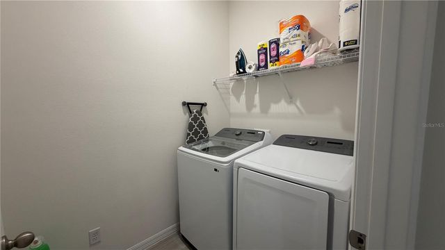 408 CIERRA OAKS CIRCLE, Lady Lake, FL 32159