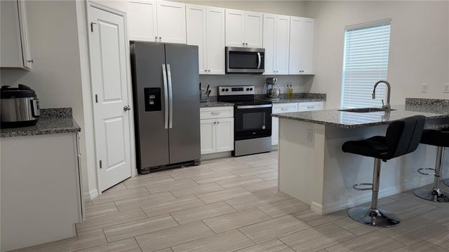 408 CIERRA OAKS CIRCLE, Lady Lake, FL 32159