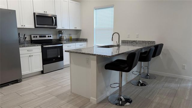 408 CIERRA OAKS CIRCLE, Lady Lake, FL 32159
