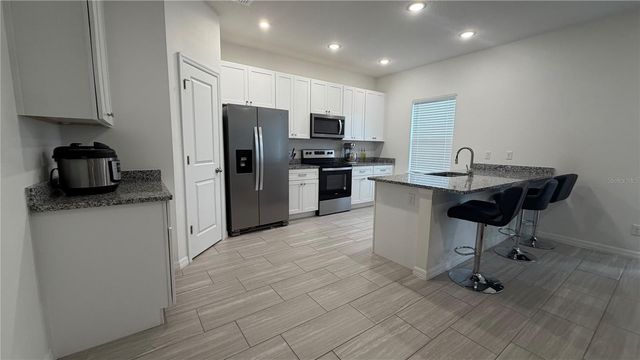 408 CIERRA OAKS CIRCLE, Lady Lake, FL 32159