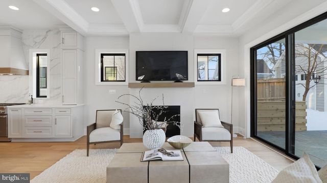 724 N CLEVELAND ST, Arlington, VA 22201