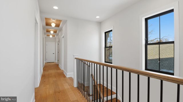 724 N CLEVELAND ST, Arlington, VA 22201