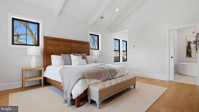 724 N CLEVELAND ST, Arlington, VA 22201