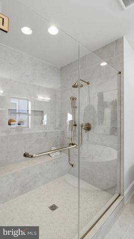 724 N CLEVELAND ST, Arlington, VA 22201