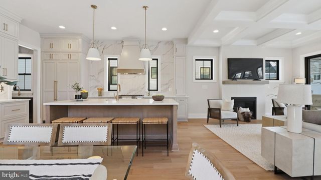 724 N CLEVELAND ST, Arlington, VA 22201