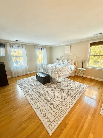 12 Wintergreen Rd, Mashpee, MA 02649