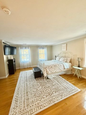 12 Wintergreen Rd, Mashpee, MA 02649