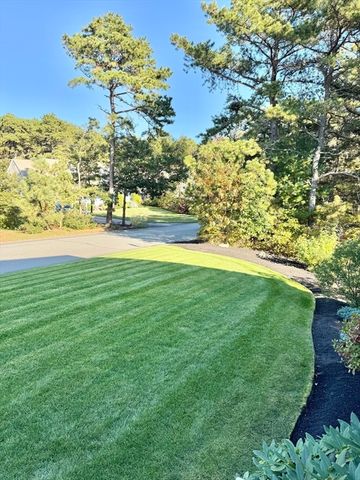 12 Wintergreen Rd, Mashpee, MA 02649