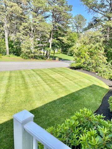 12 Wintergreen Rd, Mashpee, MA 02649