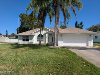 1915 Willow Oak Drive, Edgewater, FL 32141