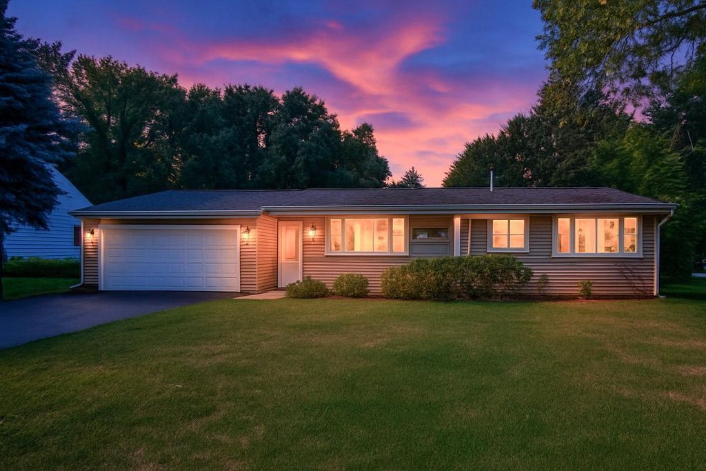 7925 Sunkist Boulevard, Brooklyn Park, MN 55444