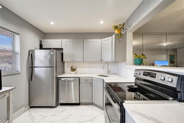 608 SW Natura Boulevard 308, Deerfield Beach, FL 33441