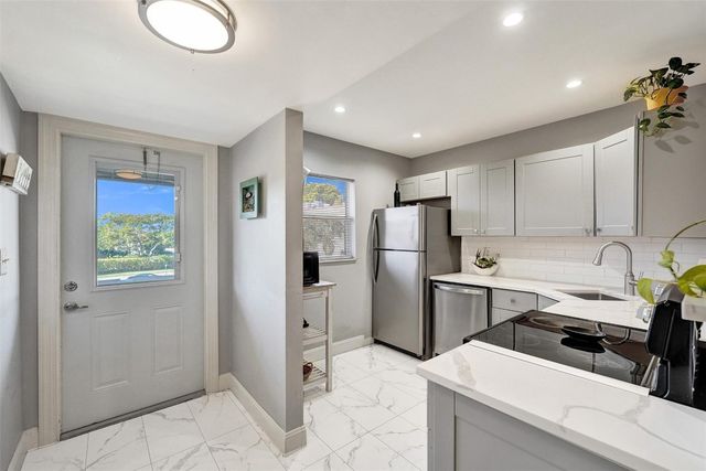 608 SW Natura Boulevard 308, Deerfield Beach, FL 33441