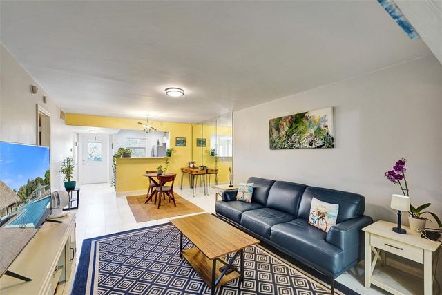 608 SW Natura Boulevard 308, Deerfield Beach, FL 33441