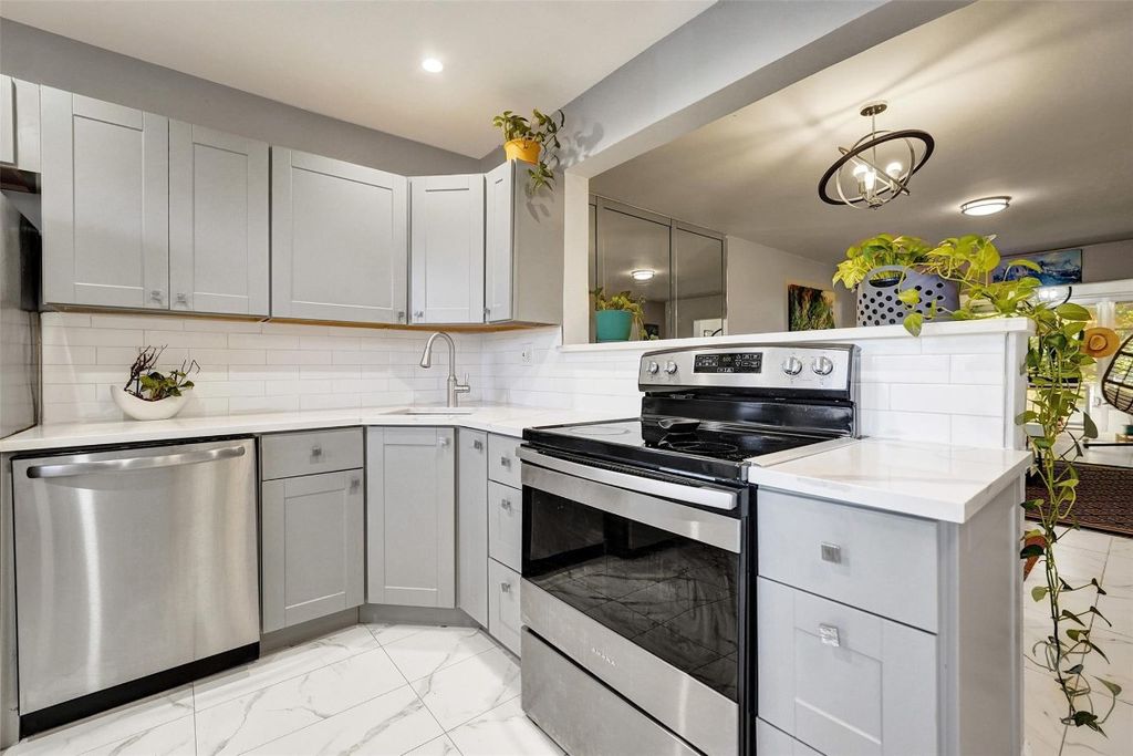 608 SW Natura Boulevard 308, Deerfield Beach, FL 33441