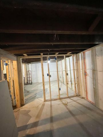 322 1st Avenue NW, Hillsboro, ND 58045