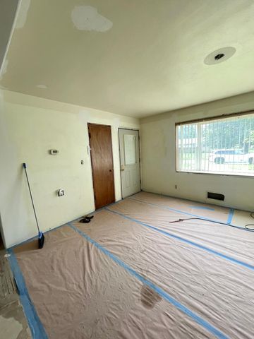 322 1st Avenue NW, Hillsboro, ND 58045