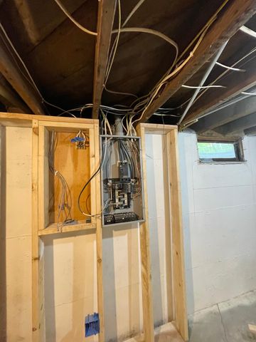 322 1st Avenue NW, Hillsboro, ND 58045