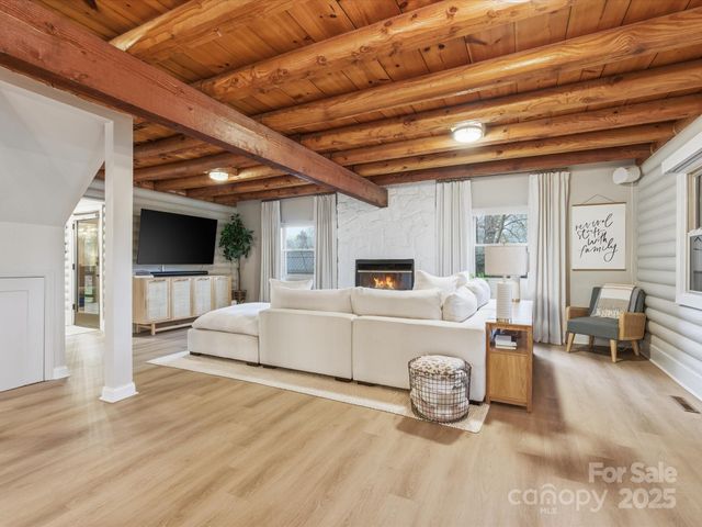 19810 Schooner Drive, Cornelius, NC 28031