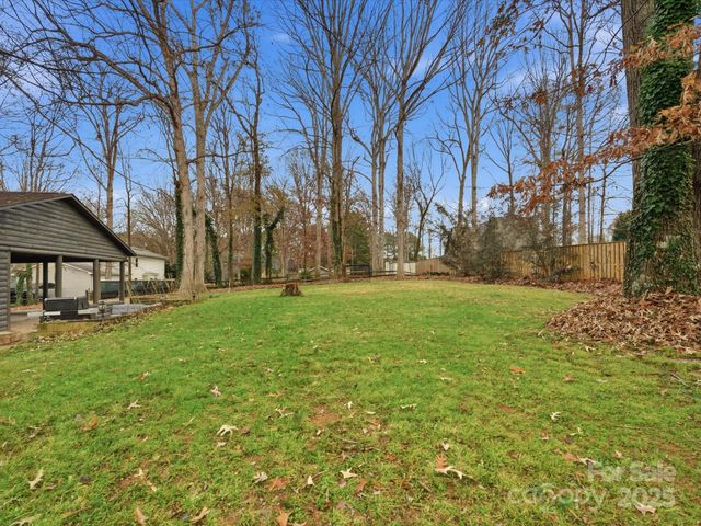 19810 Schooner Drive, Cornelius, NC 28031