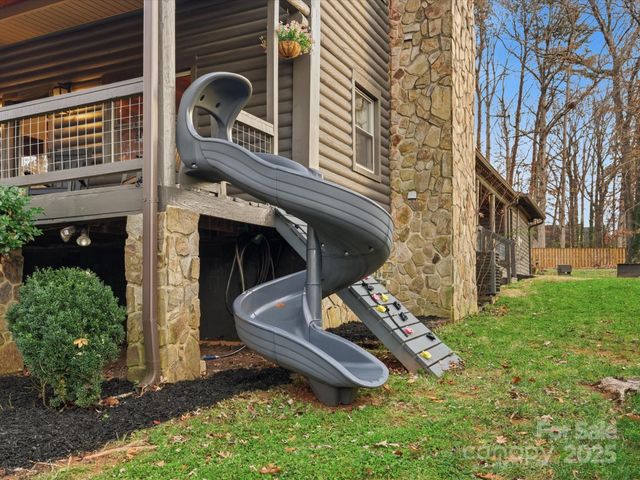 19810 Schooner Drive, Cornelius, NC 28031