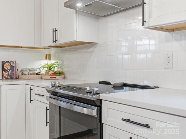 19810 Schooner Drive, Cornelius, NC 28031