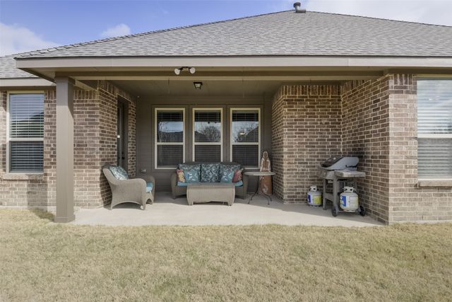 134 Water Garden Drive, Waxahachie, TX 75165